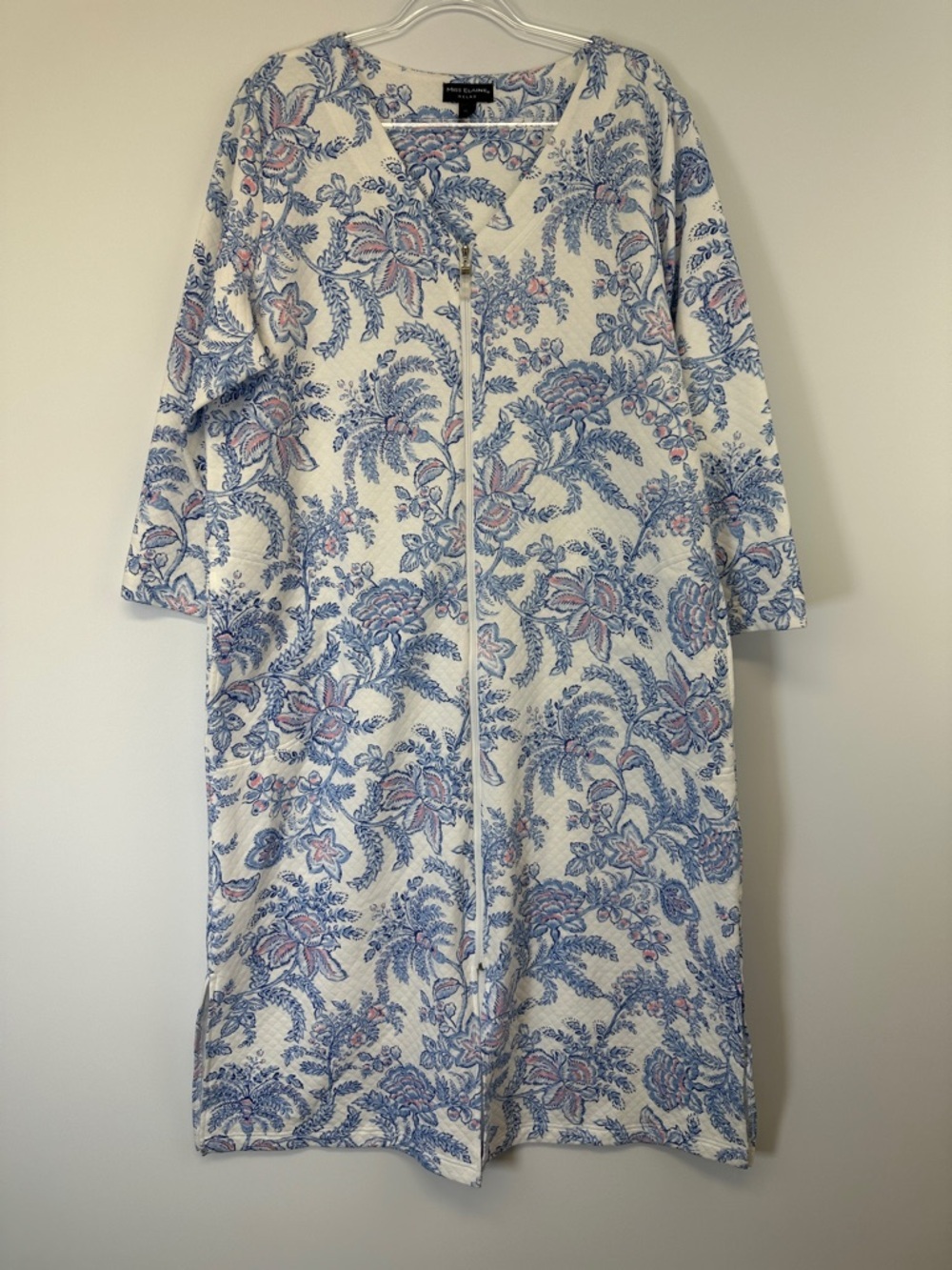 NWT Miss Elaine Quilted Floral Robe White Blue Pink 3/4 Sleeve XL - Picture 2 of 8